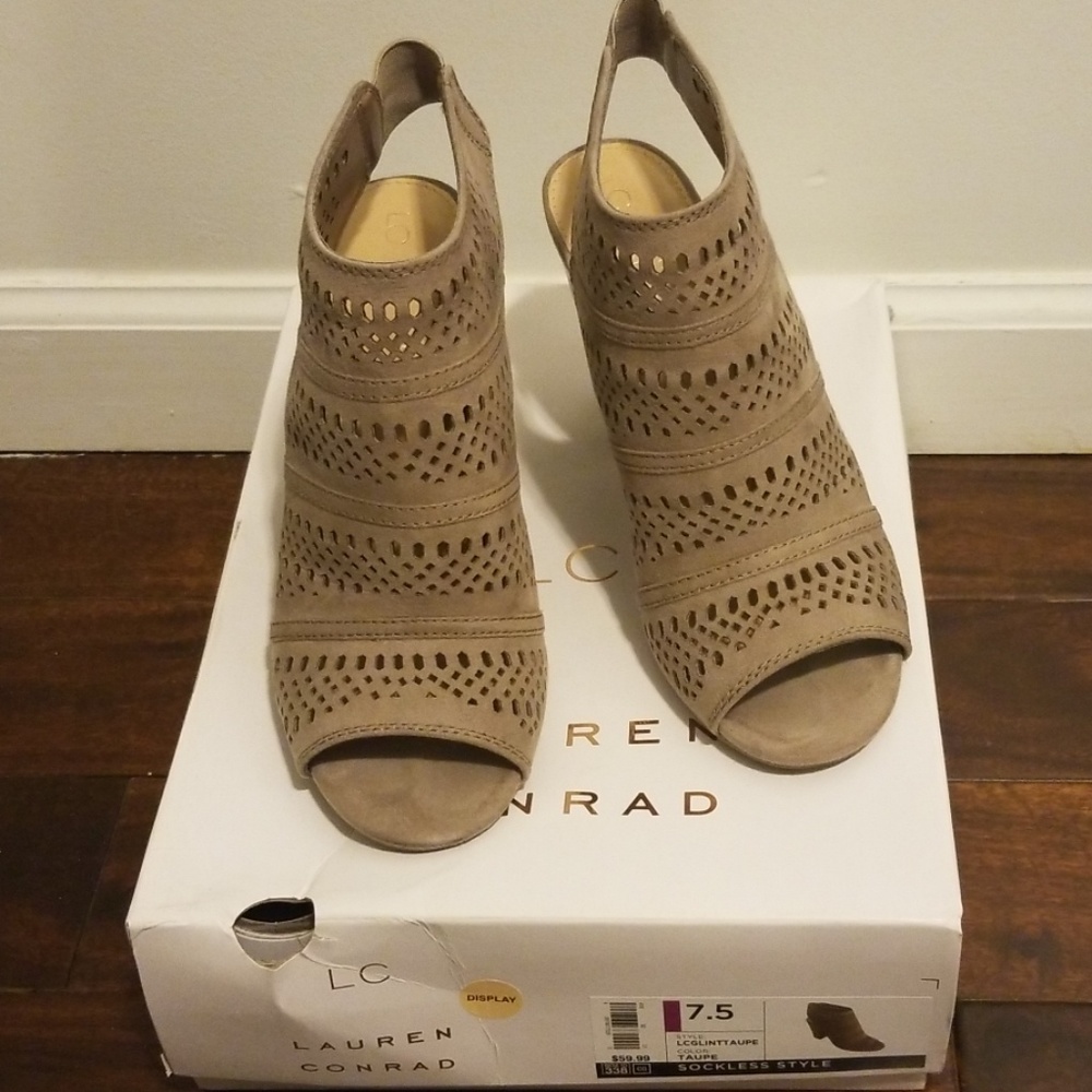 👡+LC Lauren Conrad Laser Cut Out Open Toes Heels+